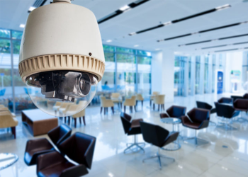 monitor-in-banking-sector-700x500
